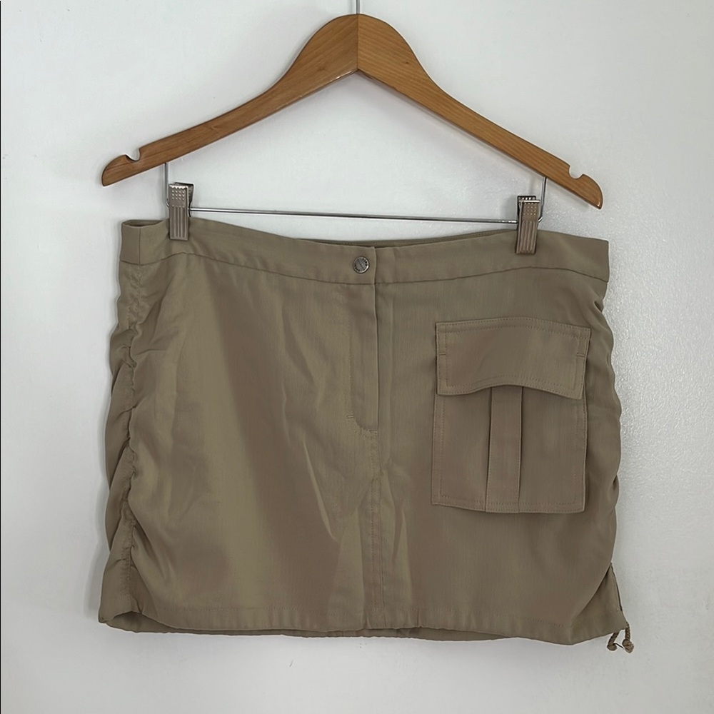 BCBGMAXAZRIA vintage Y2K Utility Cargo Mini Skirt Size 12 – khaki Streetwear